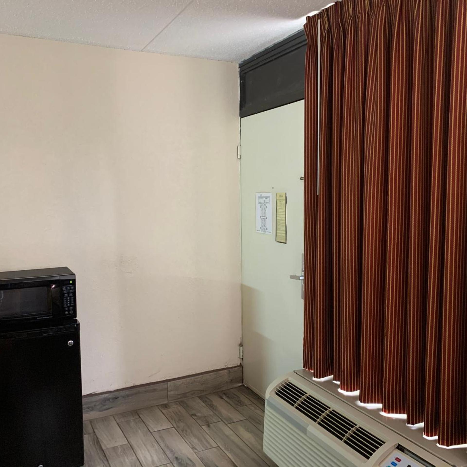 Americas Best Value Inn Tillmans Corner Mobile 5/36