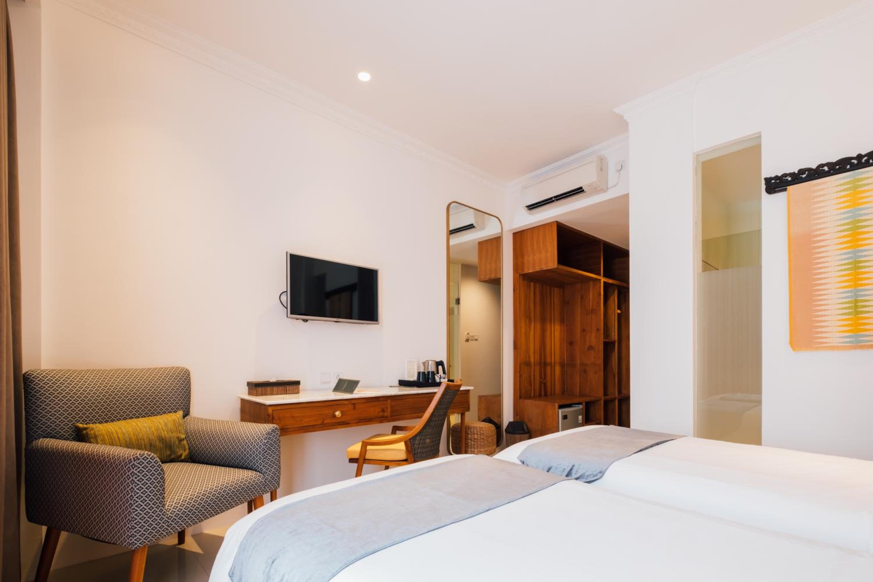غرفة سوبيريور بسرير مزدوج أو سريرين منفصلين بإطلالة على المسبح، Umpadhi Canggu Hotel 5/7