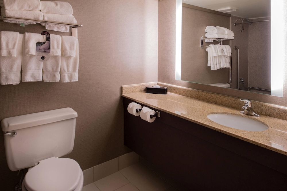 Radisson Hotel St. Louis Downtown Convention Center 64/65