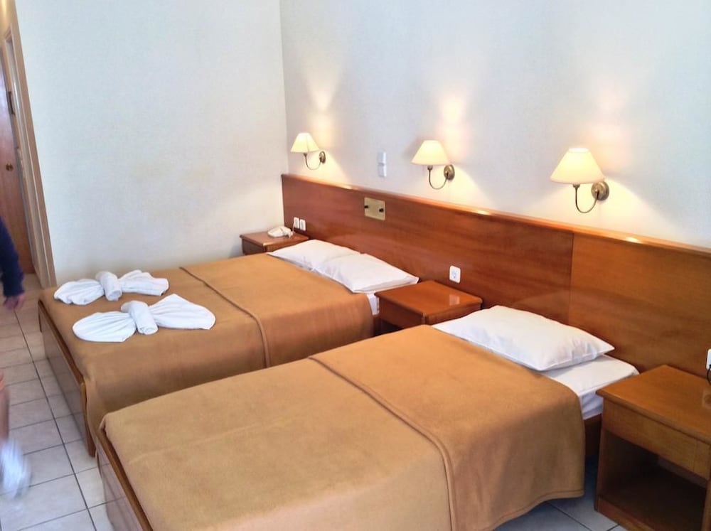 Andreolas Beach Hotel 5/33