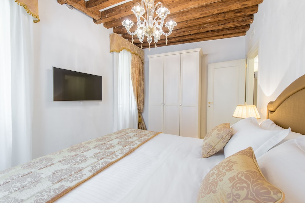 San Teodoro Palace 23/66