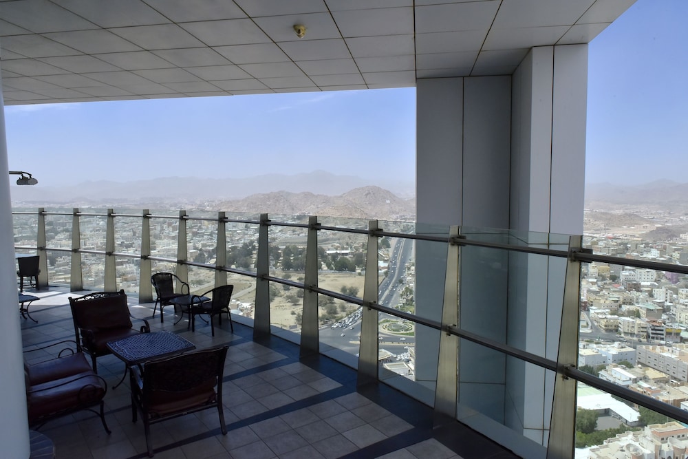 Awaliv International Hotel 41/68