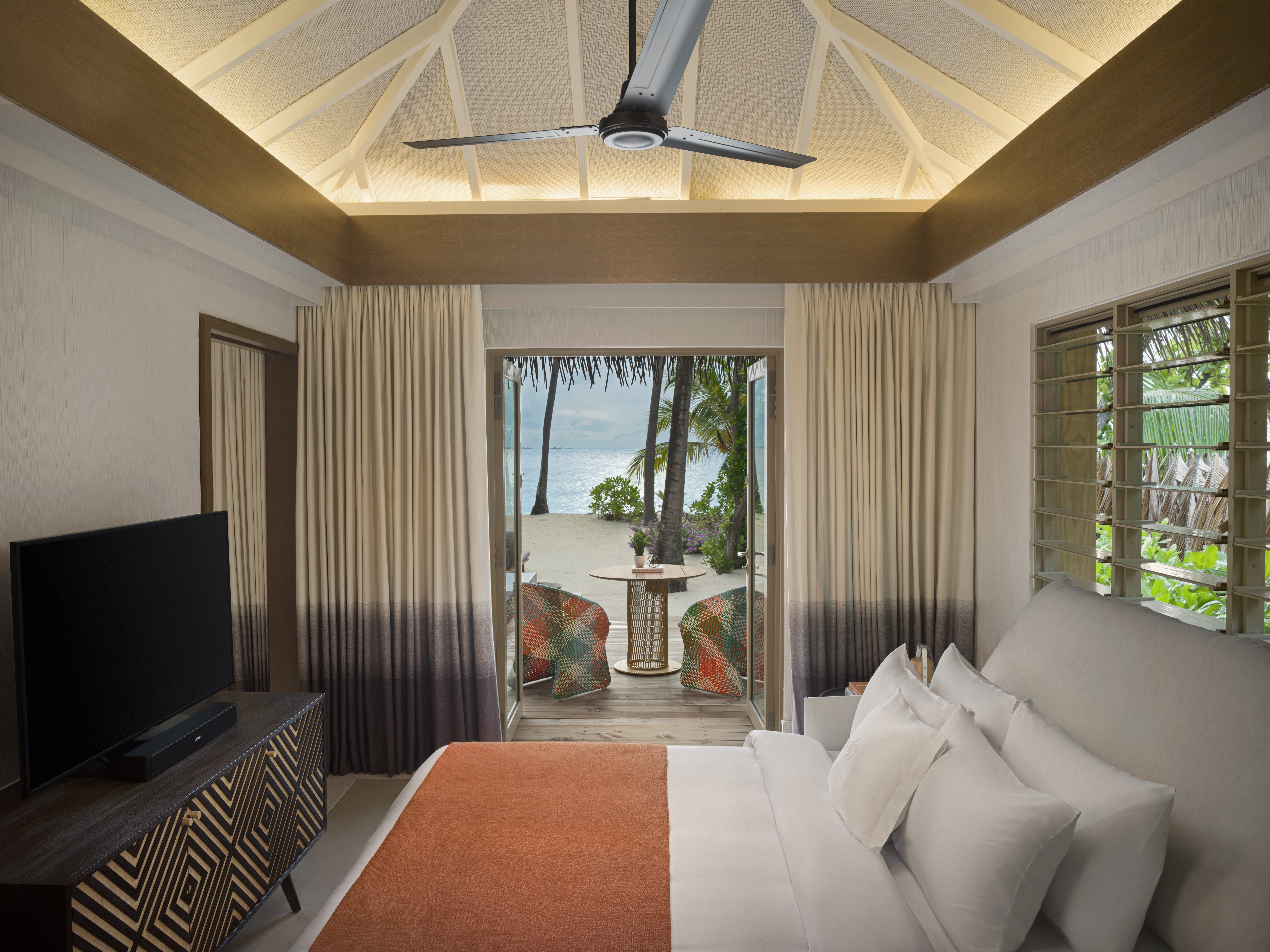 Intercontinental Hotels Maldives Maamunagau Resort 15/55