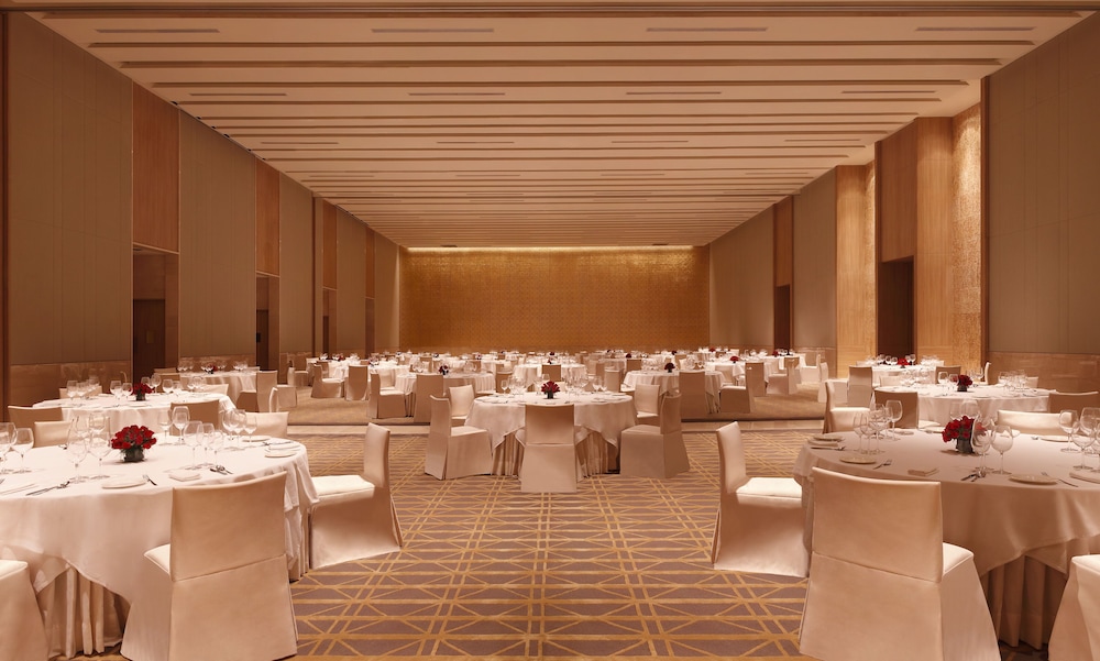 Trident Hyderabad 47/54