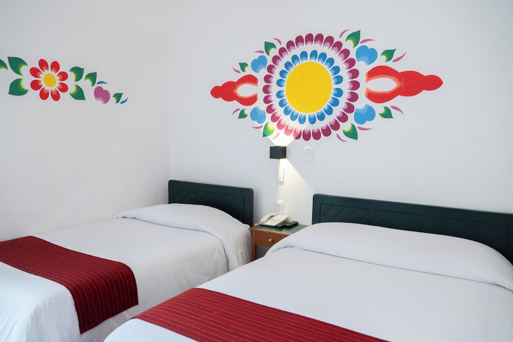 ROOM, QUADRUPLE