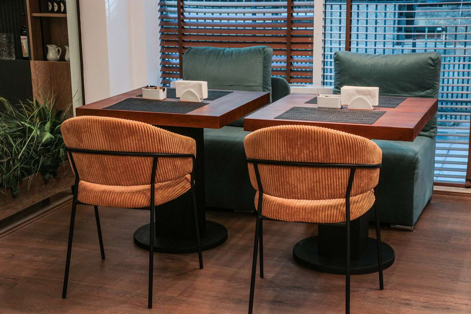 restaurant cafeteria