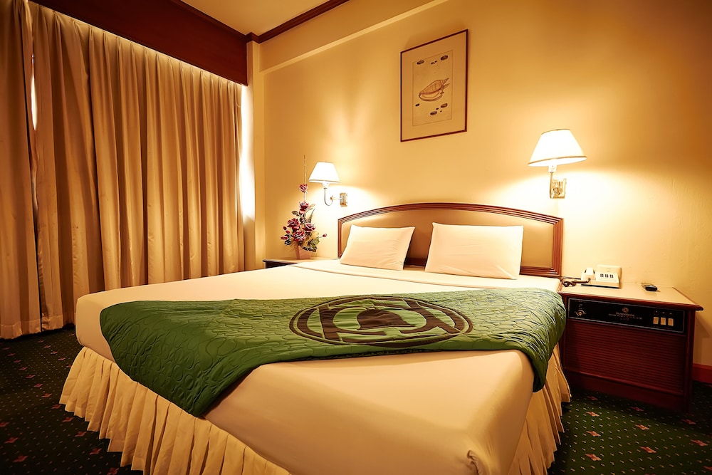 DELUXE, DOUBLE BED
