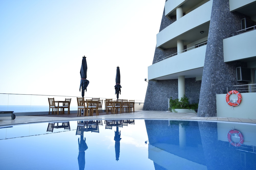Madeira Regency Cliff - Adults Only 43/50