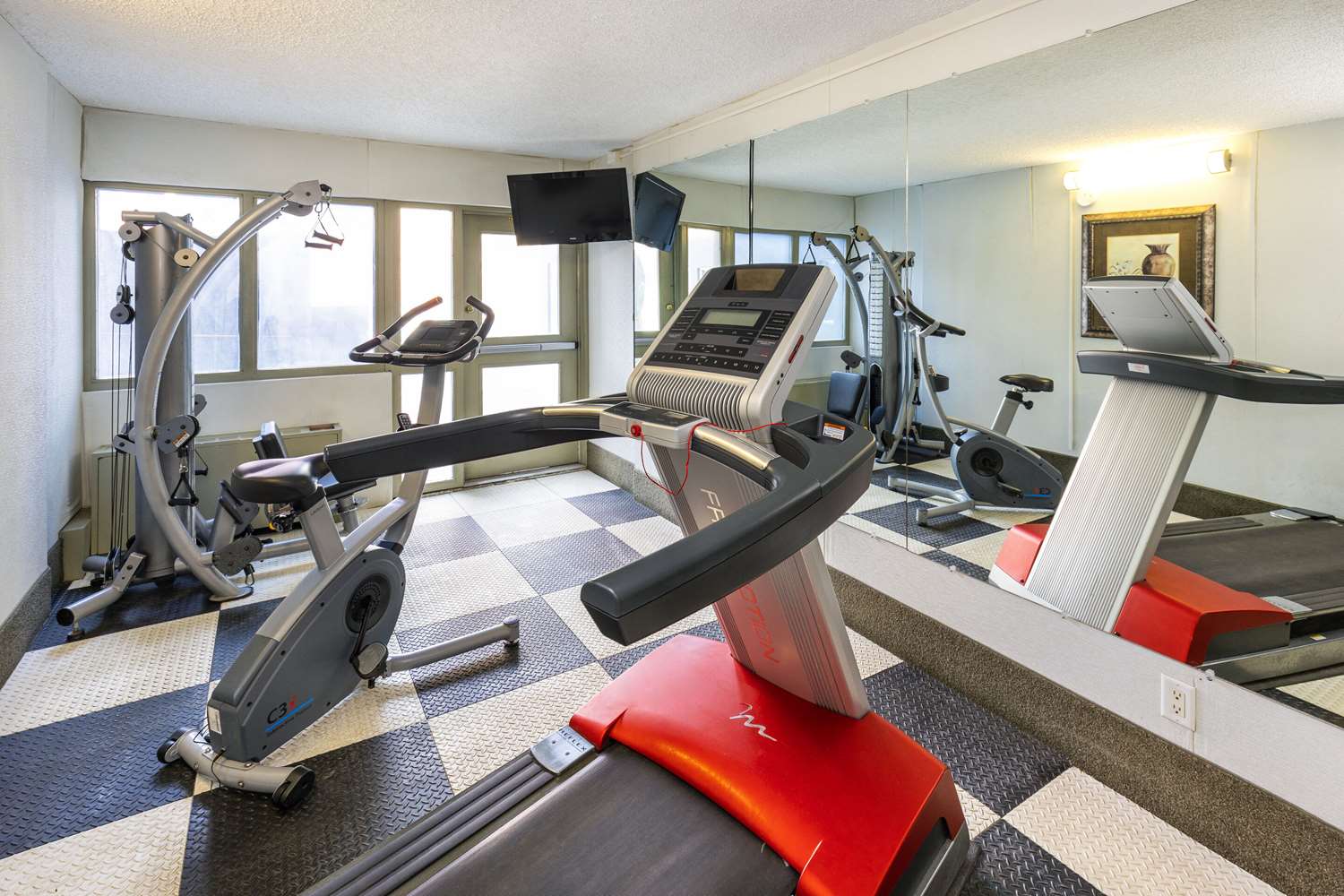 Comfort Inn & Suites Edmonton Downtown 26/34