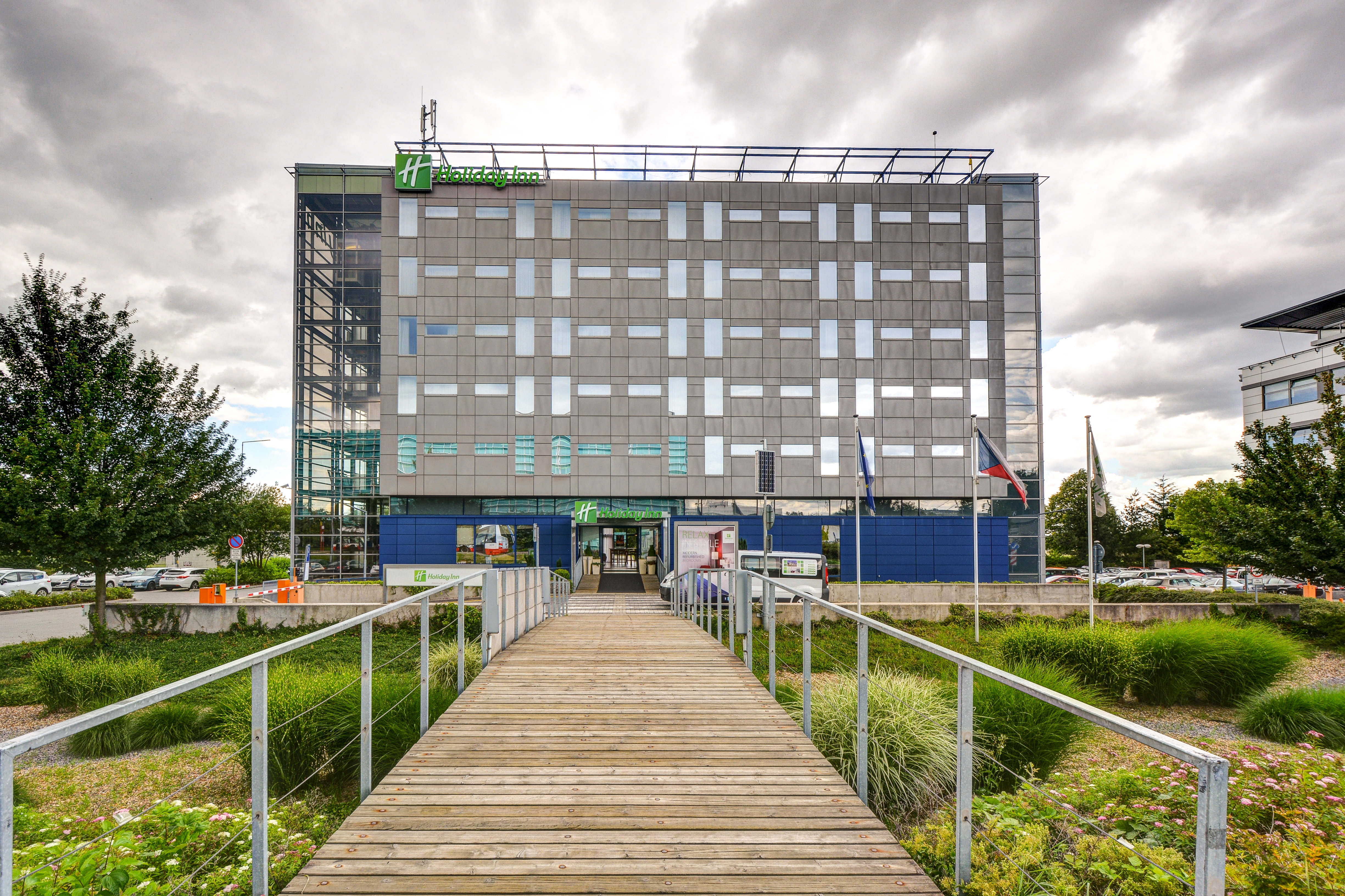HOLIDAY INN PRAGUE AIRPORT 7/76