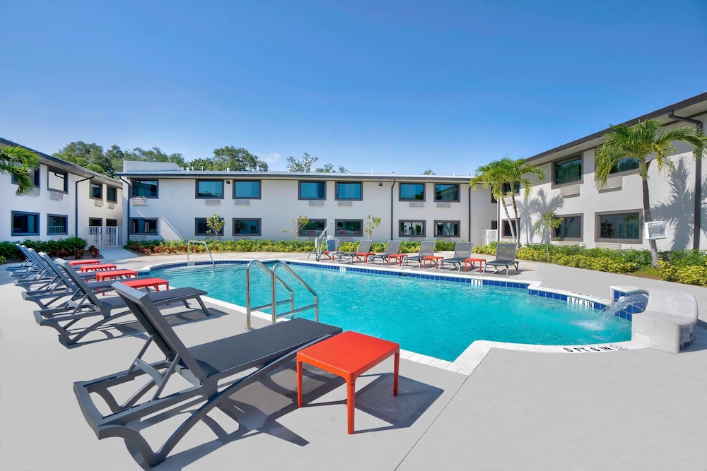 Motel6 Fort Lauderdale, FL 34/44