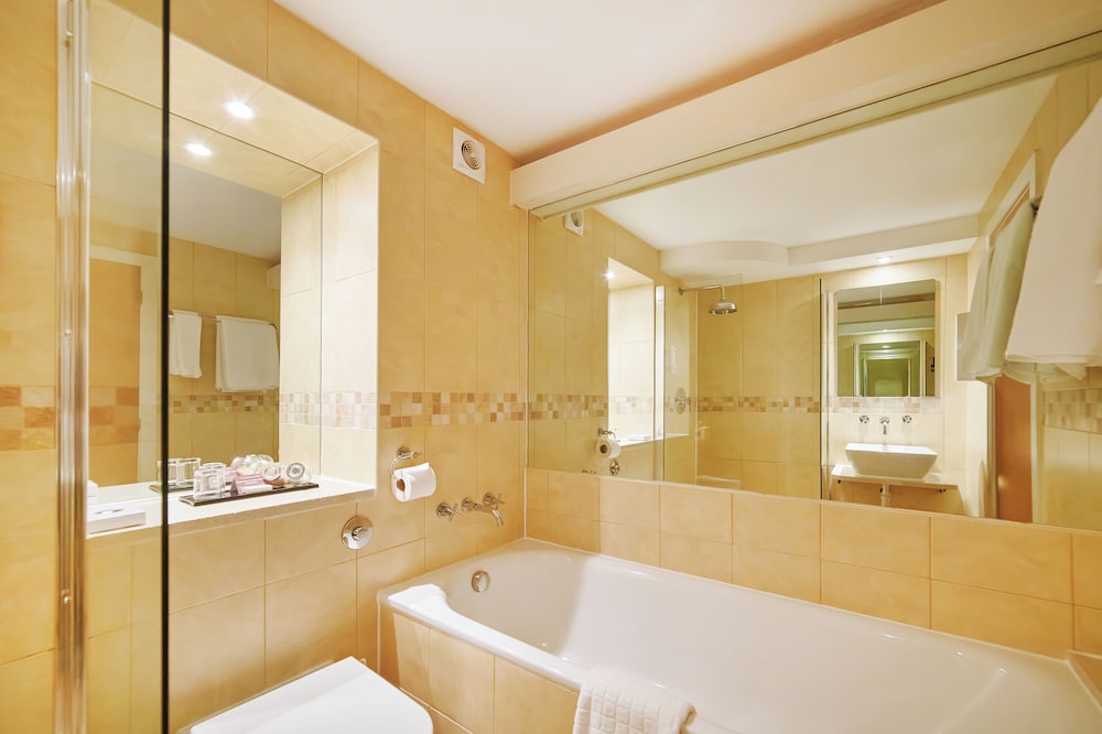 غرفة سوبيريور بسرير كينج، The Barn Hotel & Spa 10/10