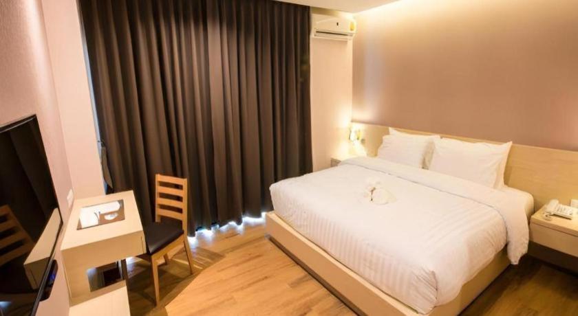 L Hotel 29/58