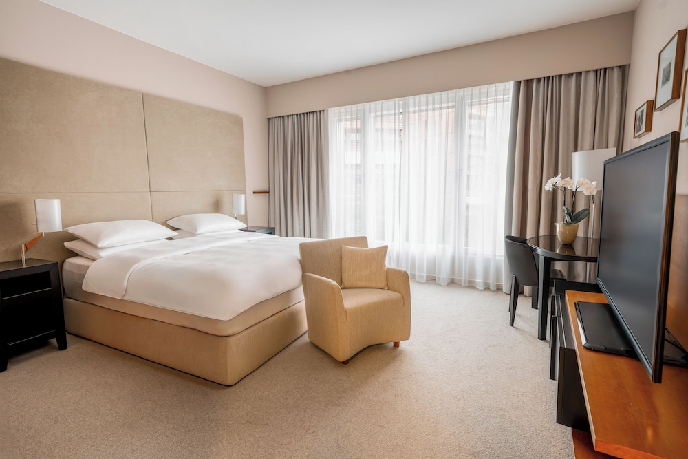 GRAND HYATT BERLIN 17/80