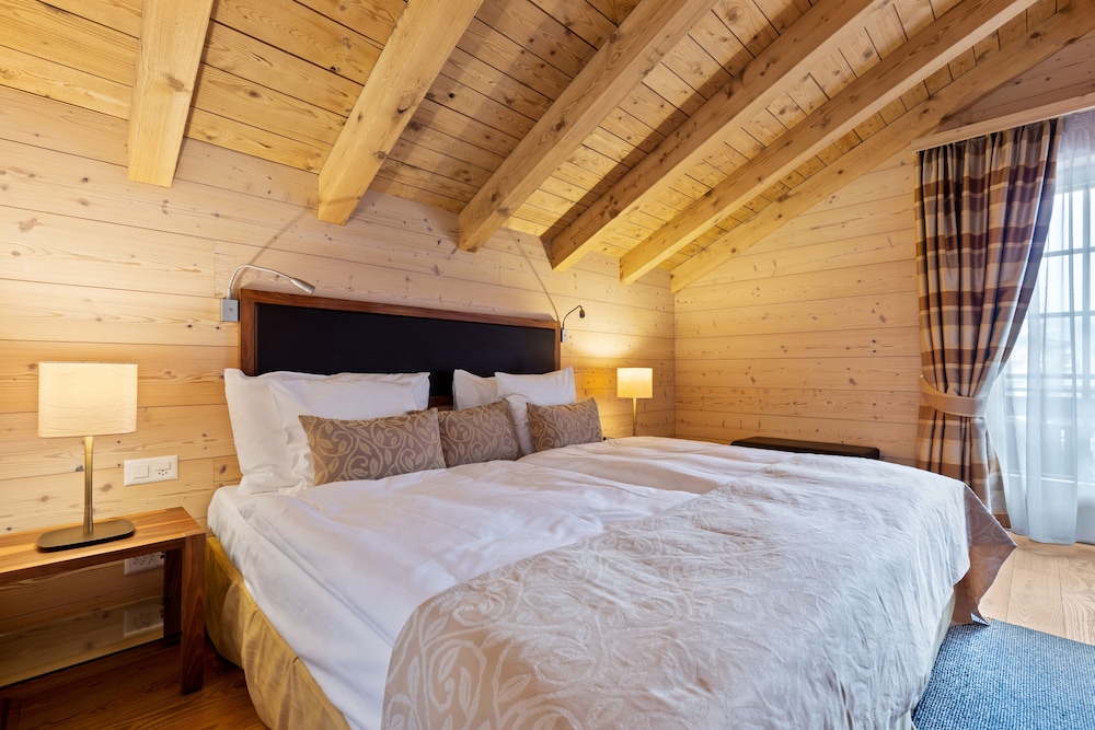 CHALET, SUITE