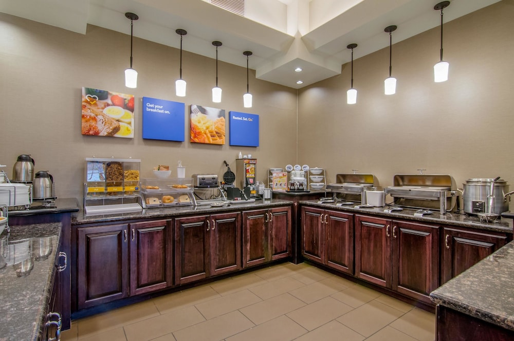 Comfort Inn & Suites Shawnee - Kansas City 6/28