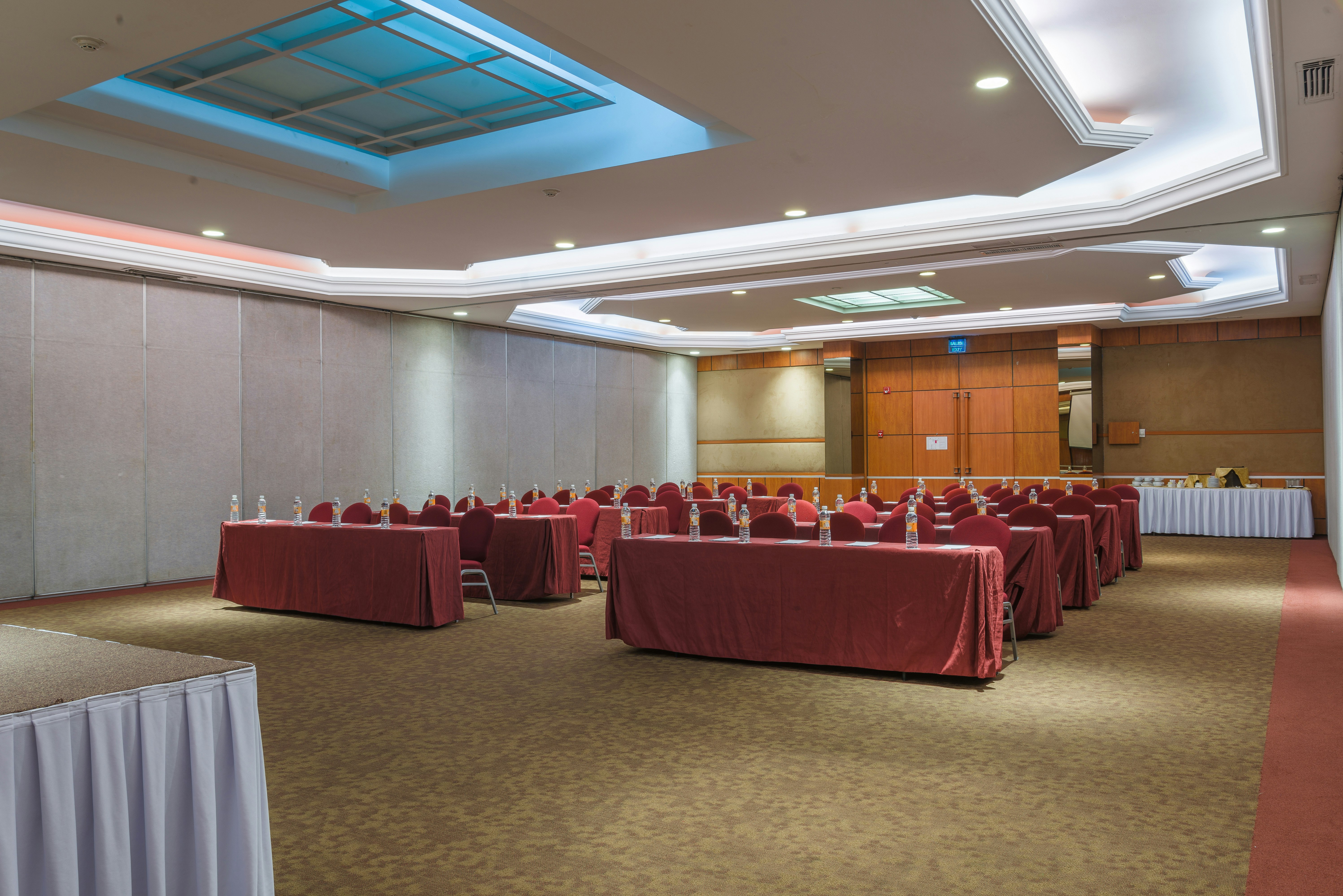 Holiday Inn GUADALAJARA EXPO 40/77