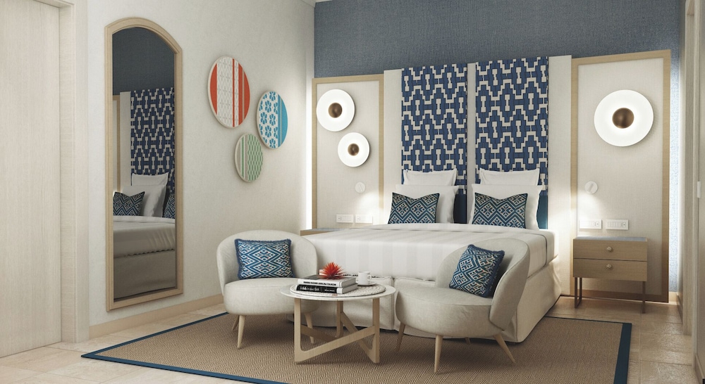 Premier, Suite, 2 King Beds, Bay Side