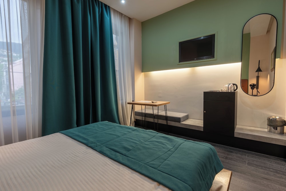Astra Hotel 14/50