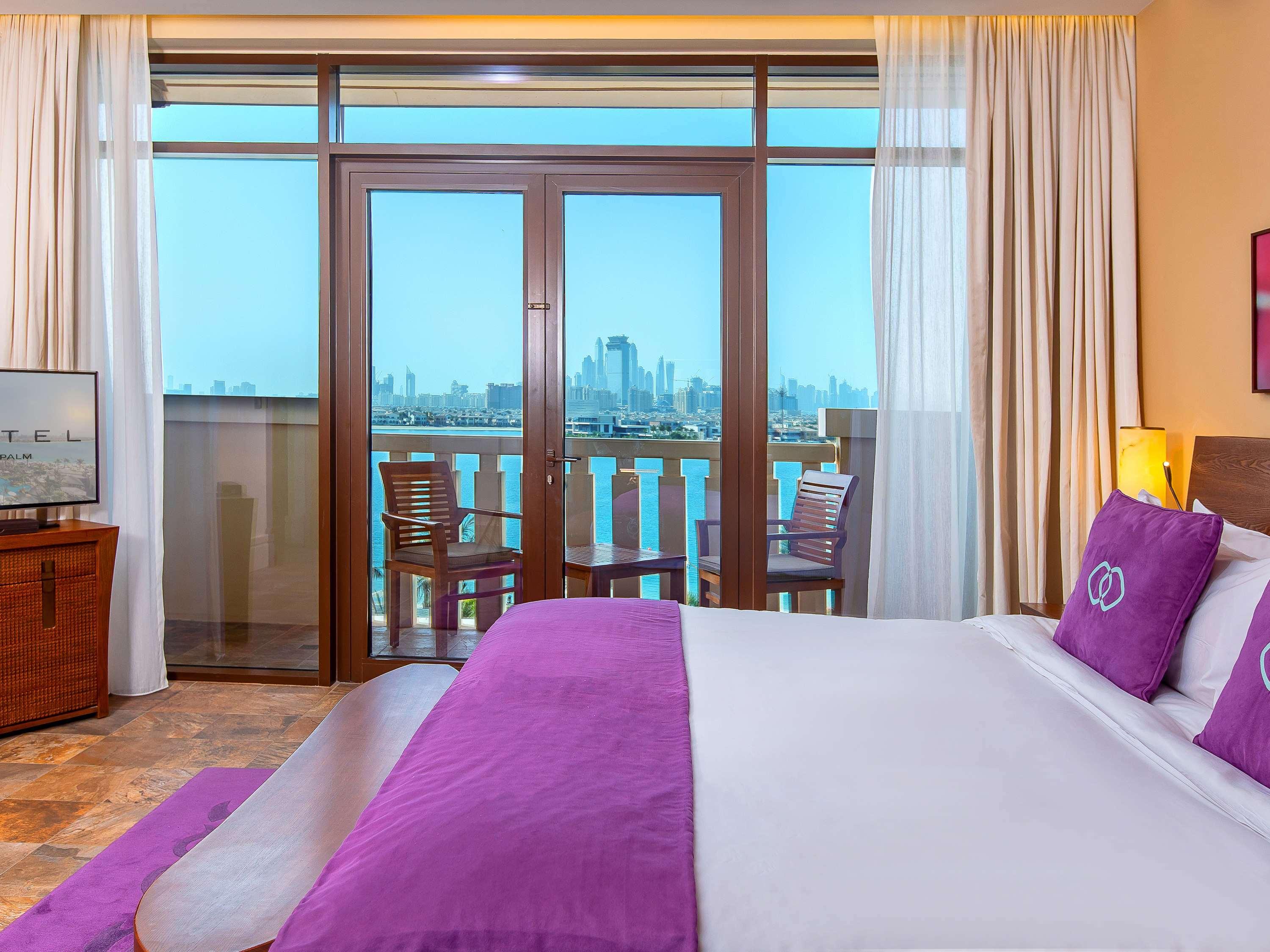 2 BEDROOMS, OPERA, SUITE, 2 KING BEDS, SEA VIEW, LIVING AREA