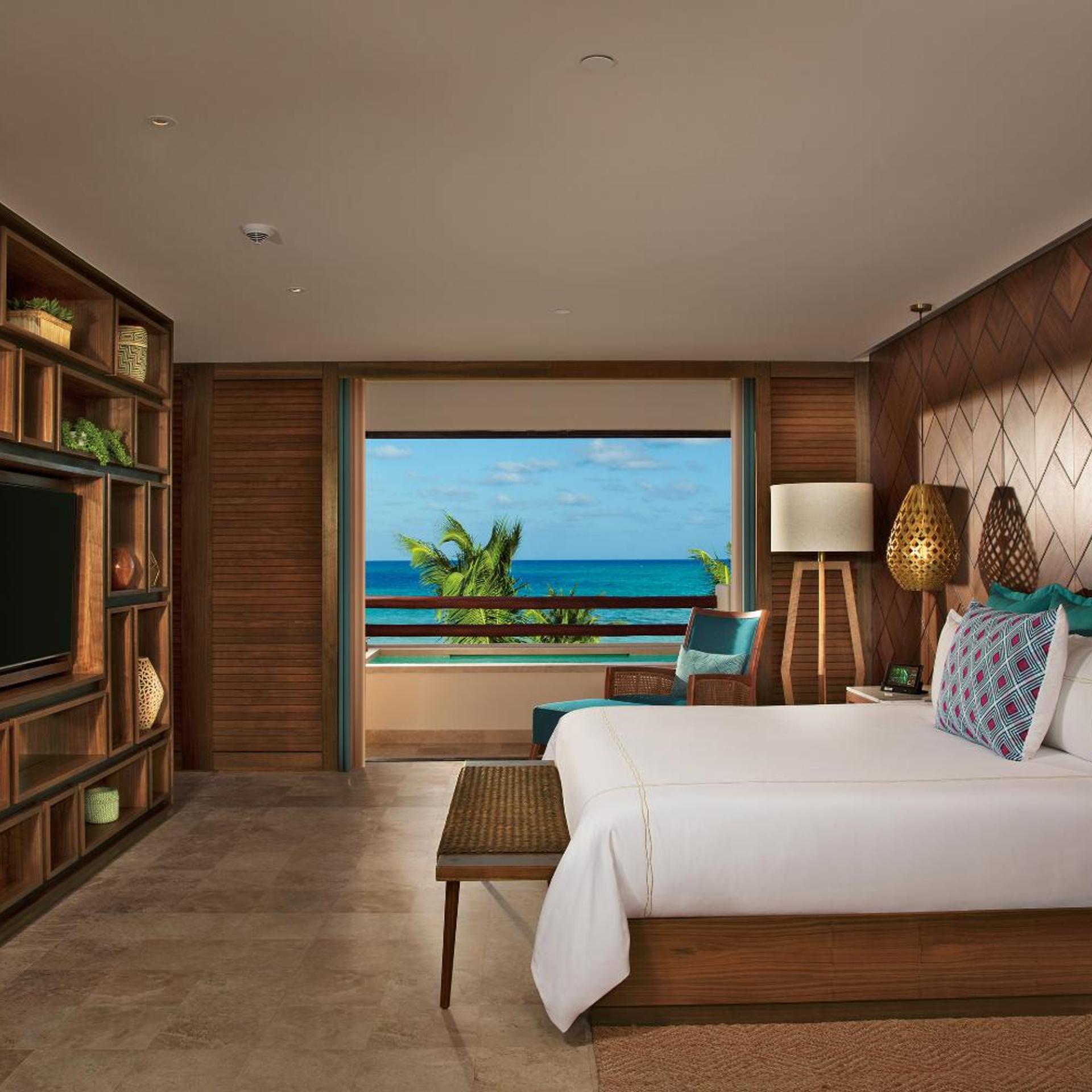 Honeymoon, Preferred Club, Suite