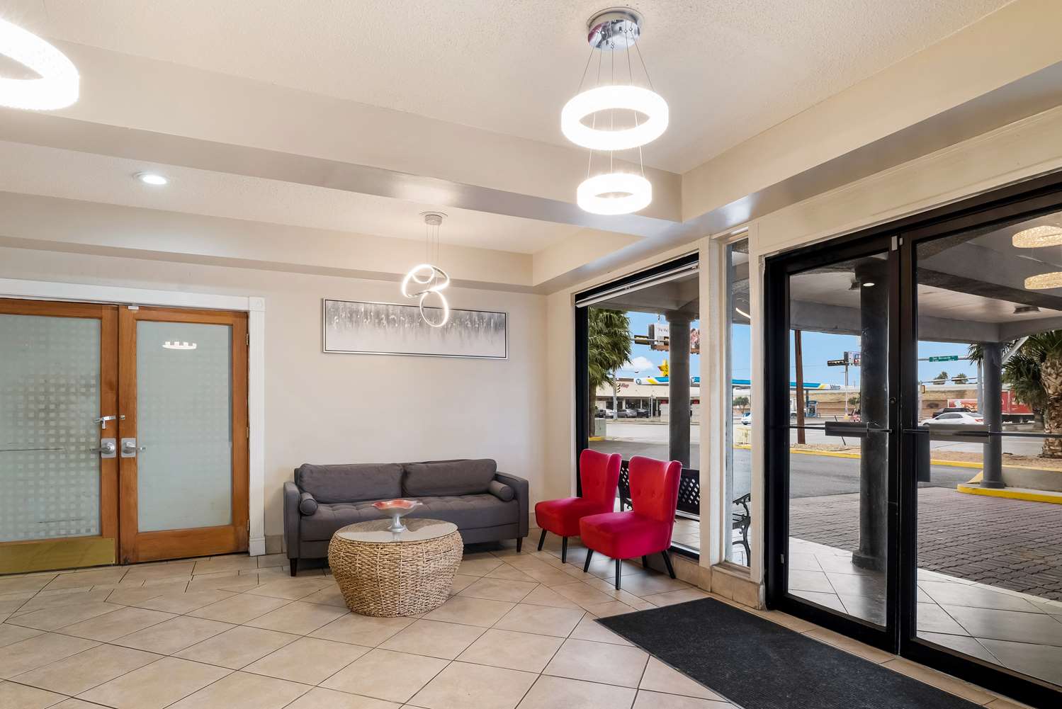 Laredo Hotel 13/18