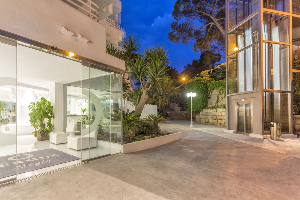 Fergus Style Cala Blanca Suites 7/37