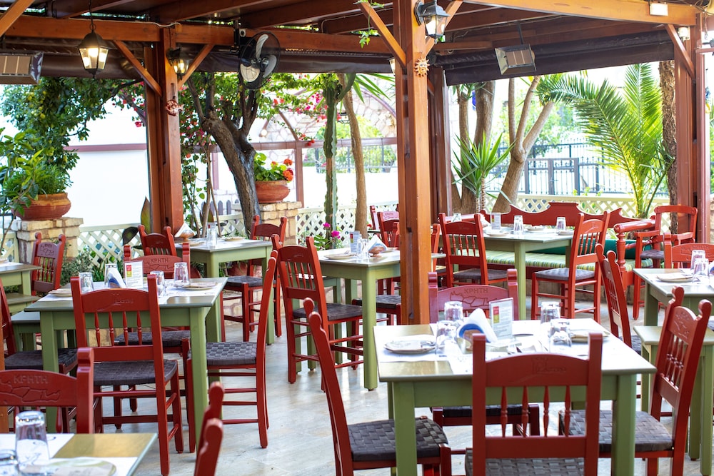 Kastro Hotel 35/50