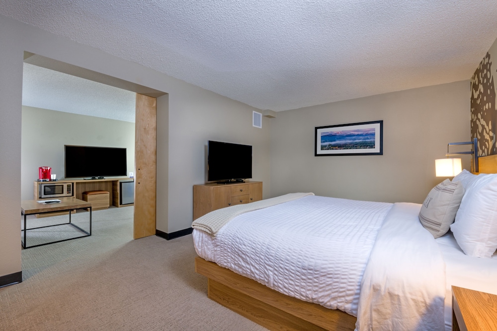 Holiday Inn Estes Park 15/84
