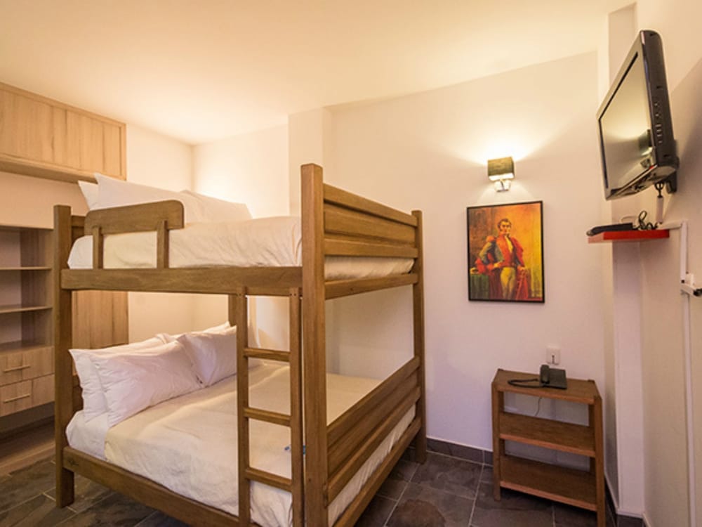 Hotel Capitan Ricaurte 32/66
