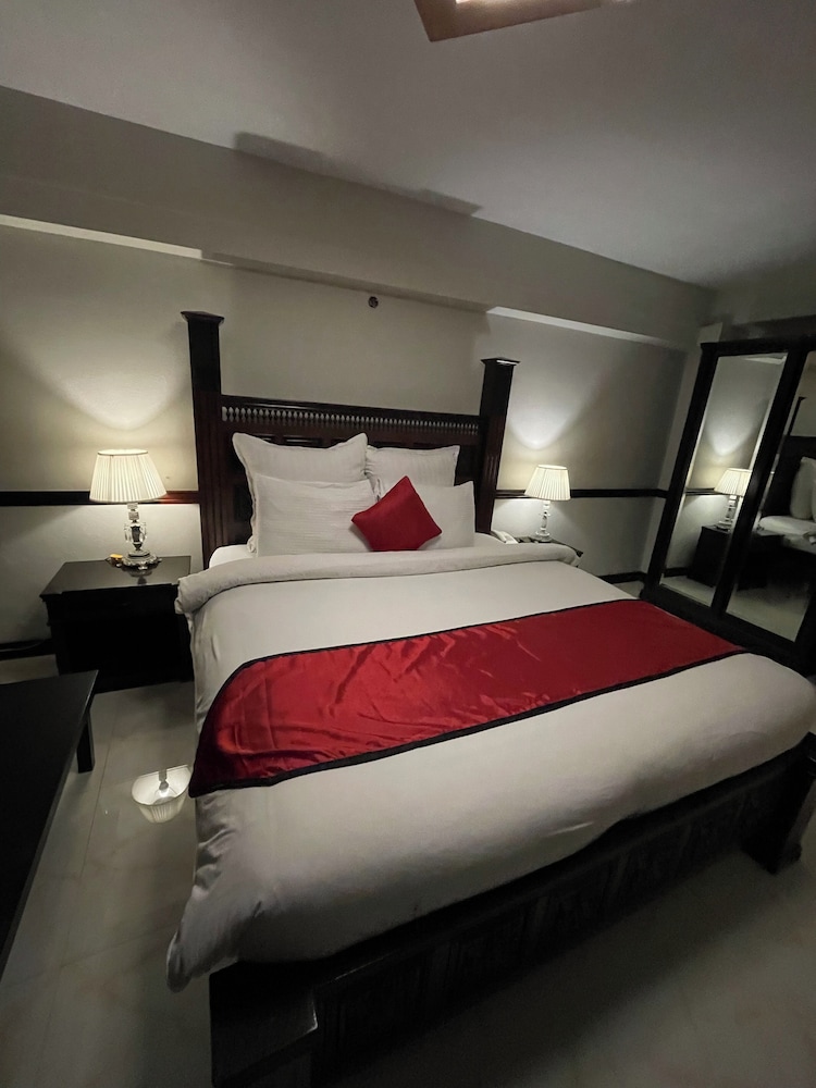 Shangrila Hotel & Resort Changla Gali 35/57