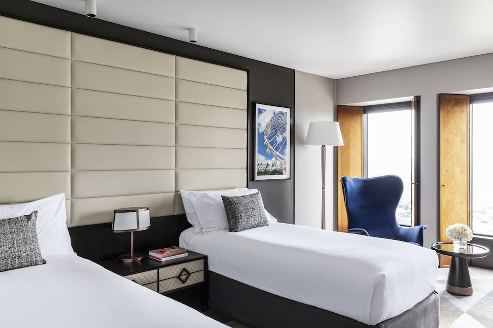 SUPERIOR, KING BED, CITY VIEW