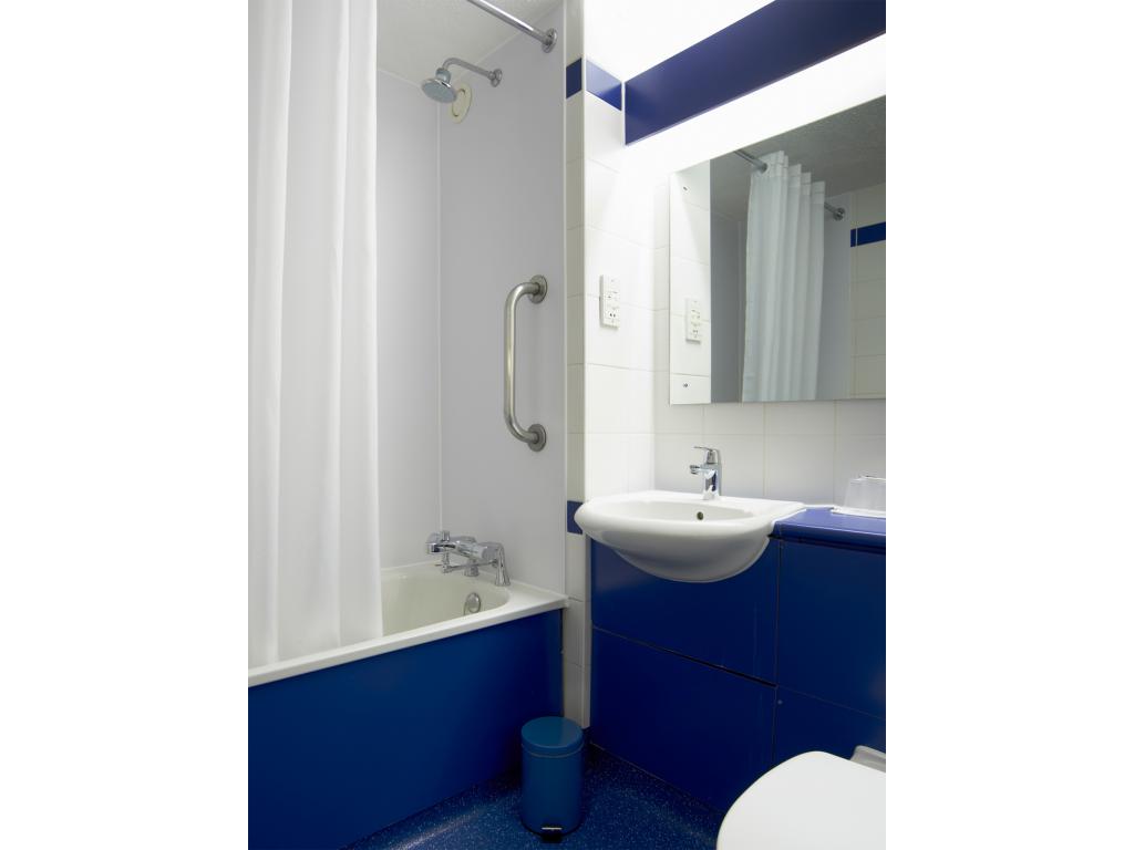 Travelodge Newport Isle of Wight 13/13
