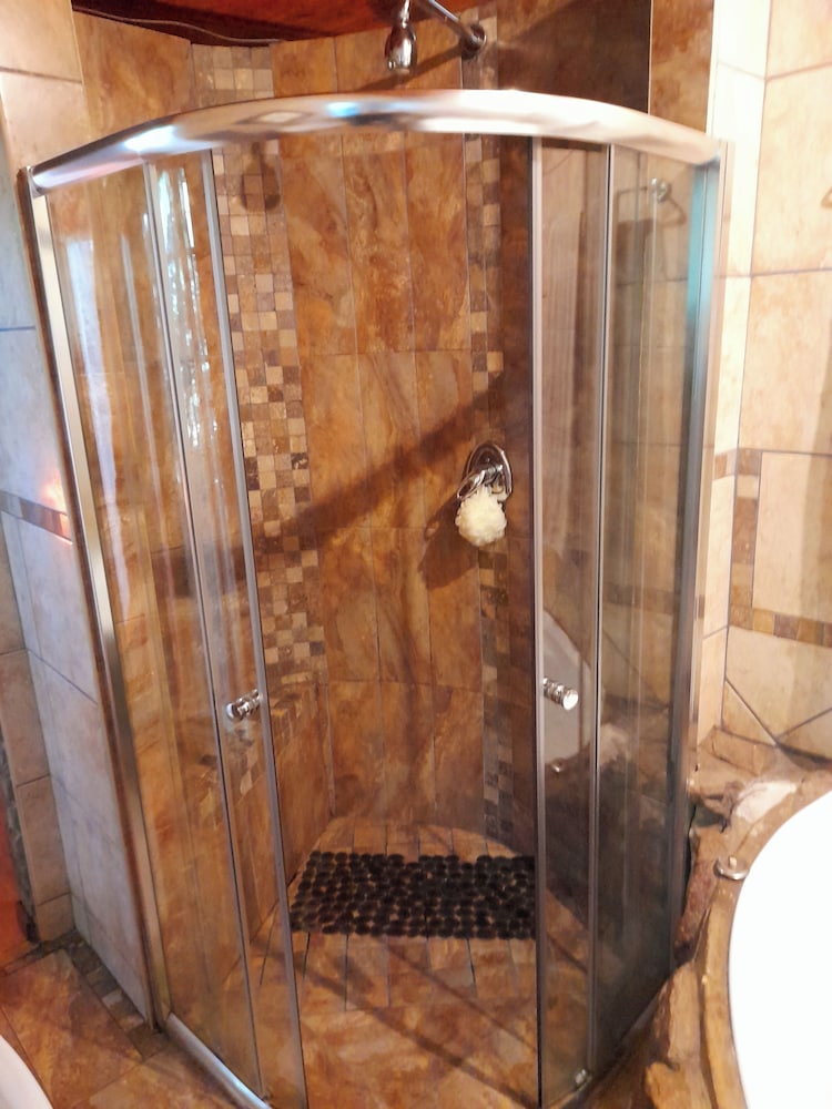 Breena Bnb Guest House 20/50