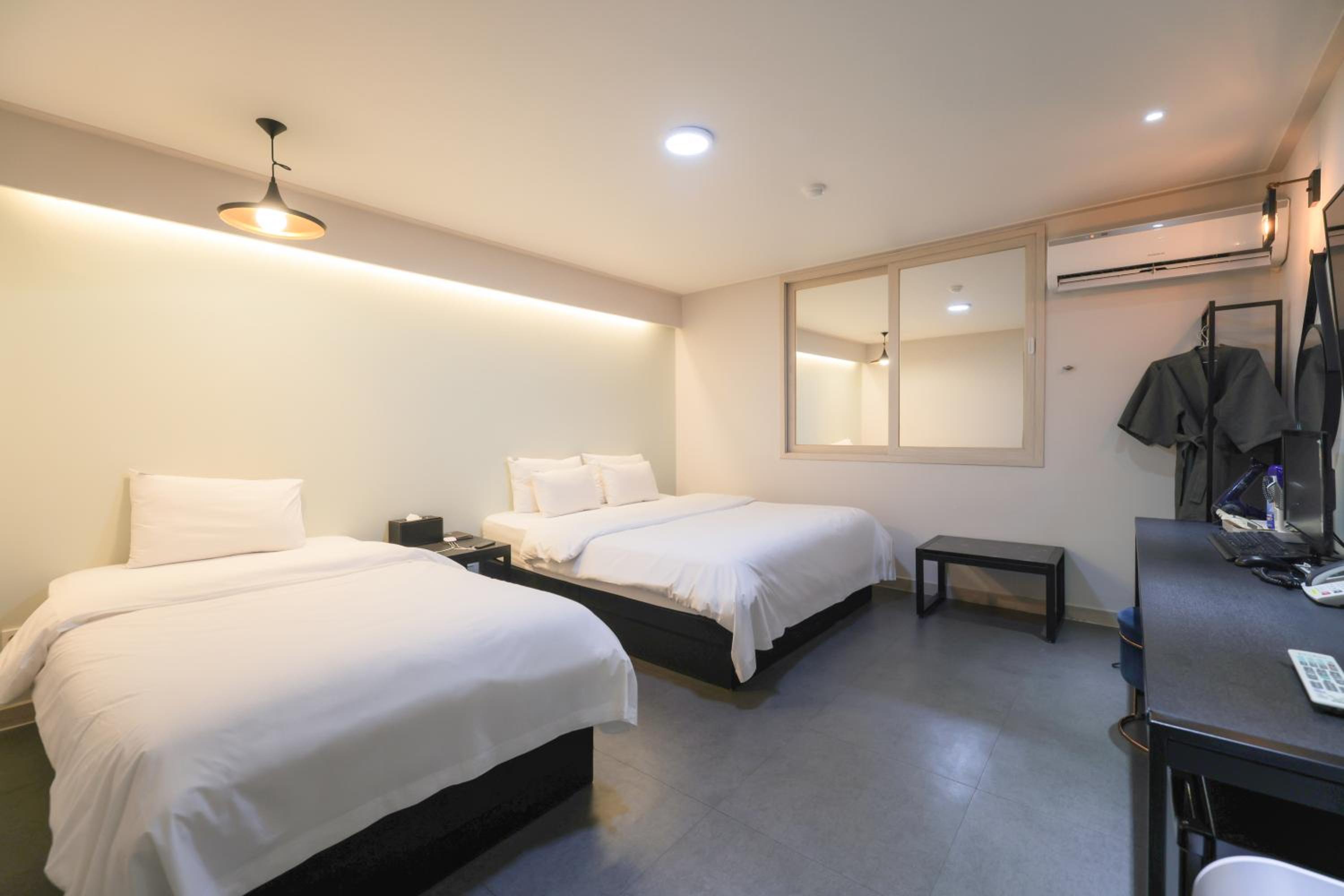 غرفة بسريرين منفصلين، Vip Hotel Mok-Po 7/10