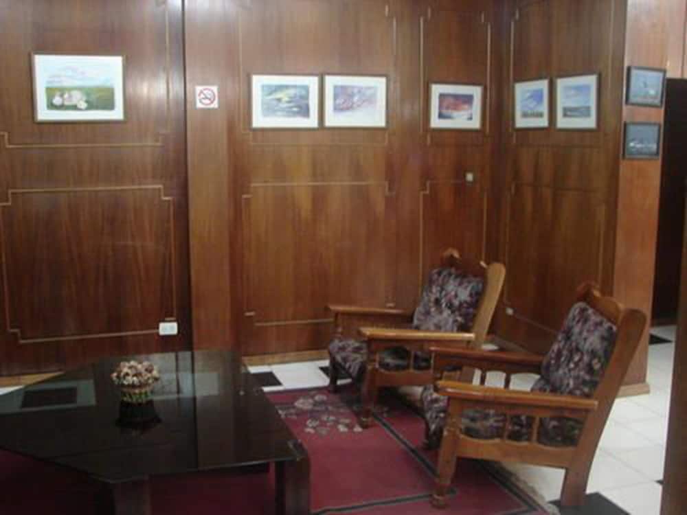 Cheltum Hotel 18/32