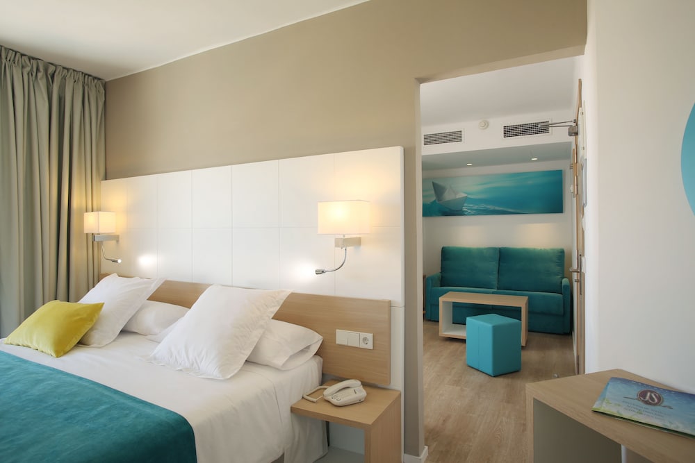 جناح جونيور بسرير مزدوج بشرفة مع أريكة، JS Palma Stay - Adults Only 3/4