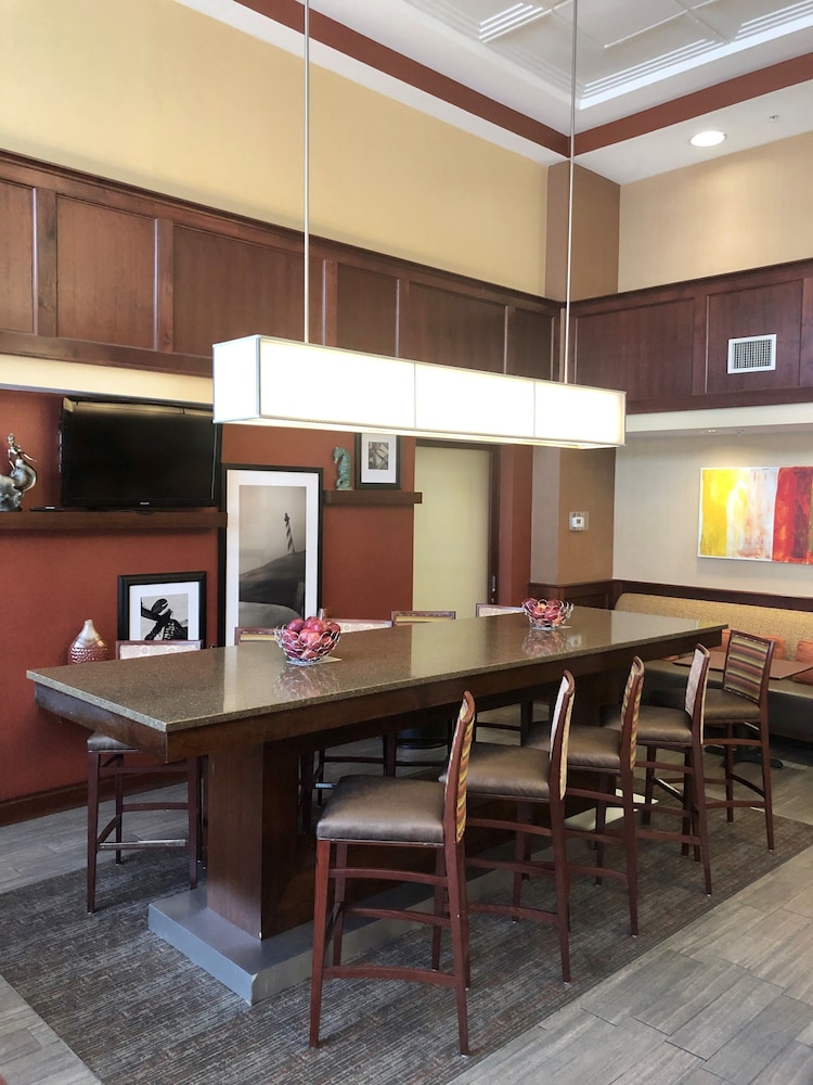Hampton Inn And Suites Norfolk Airport 29/46