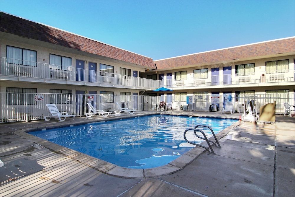 Motel6 Lubbock, TX 38/42