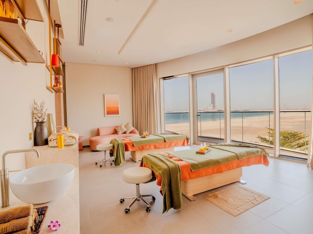 SO/RAS AL KHAIMAH ADULTS ONLY 13 29/55