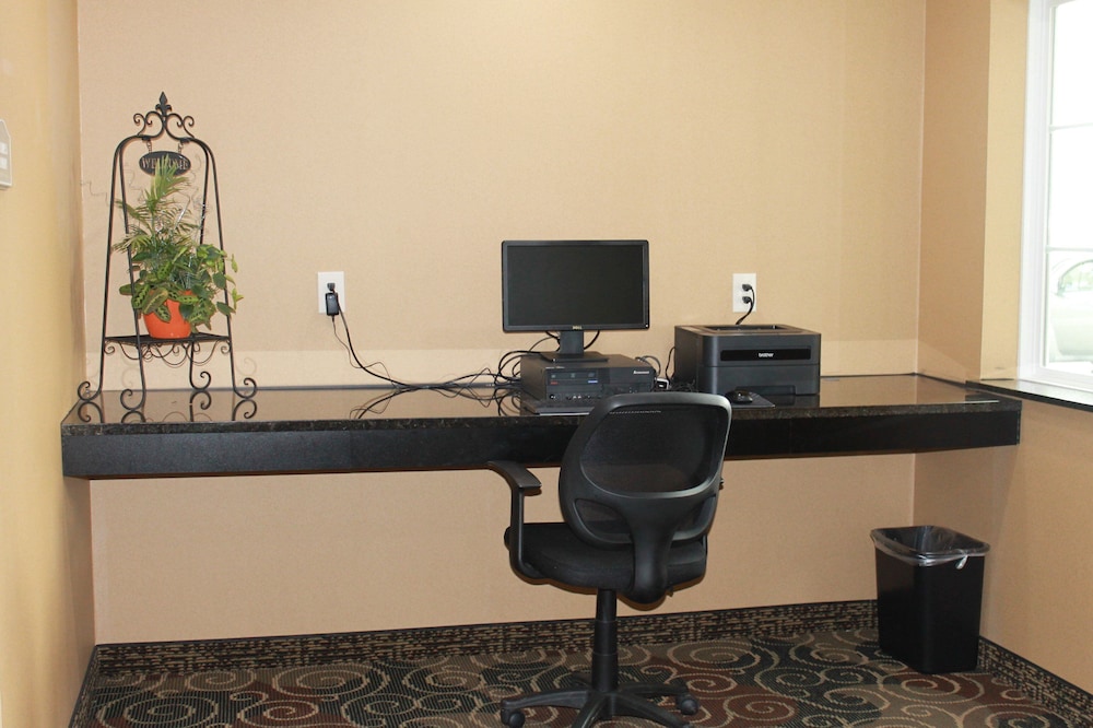 Cobblestone Inn and Suites Avoca 33/40