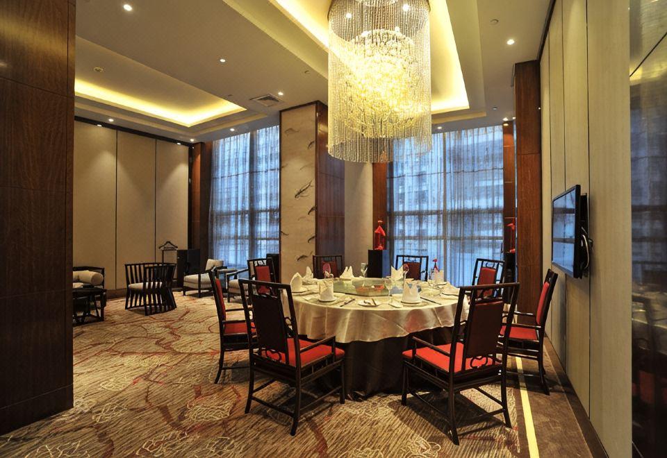 Guolong Hotel 24/33