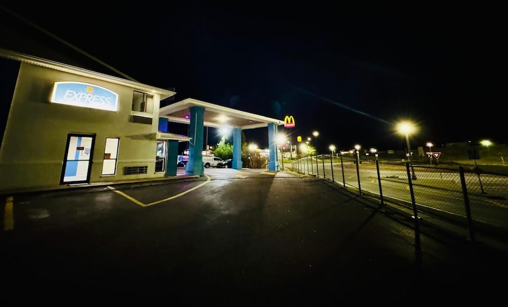 Travelodge by Wyndham Junction City 32/35