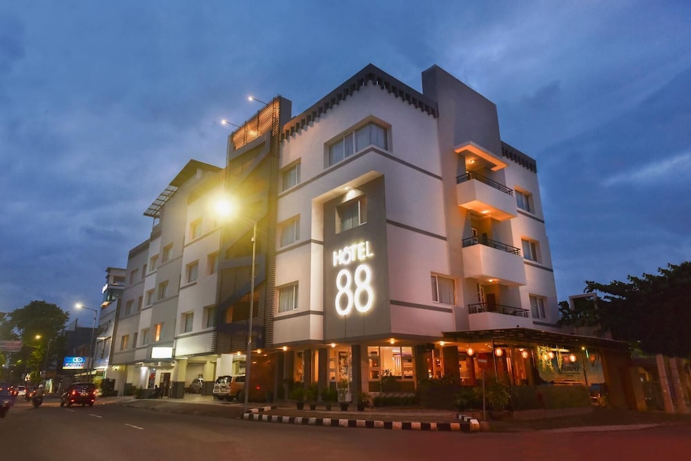 Hotel 88 Jember 4/50