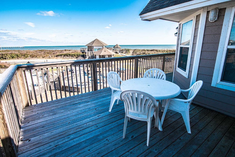 Barrier Island Station at Duck 16/47