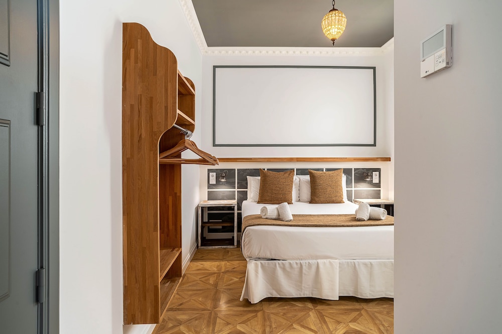 DELUXE, APARTMENT