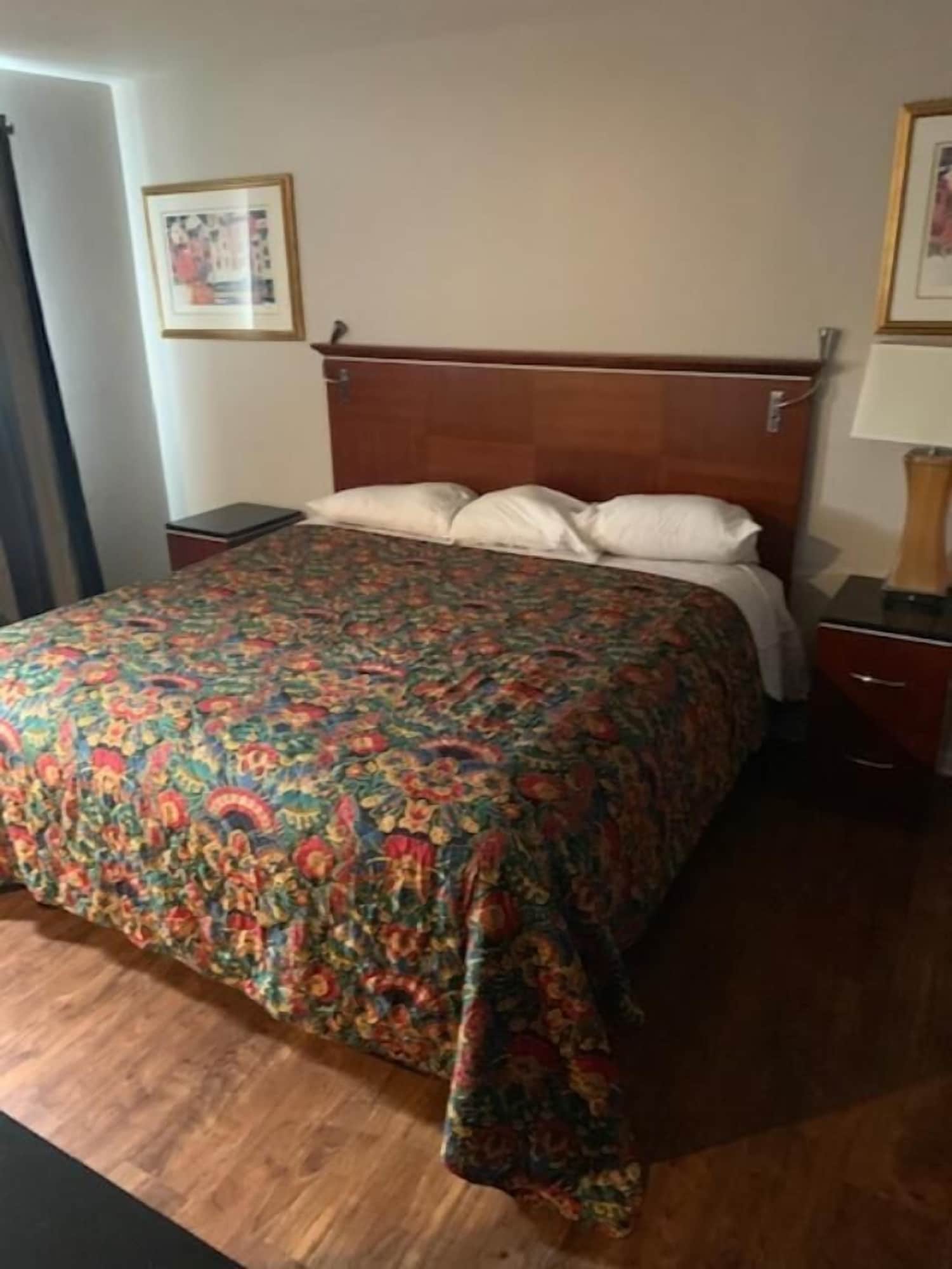 STANDARD, KING BED
