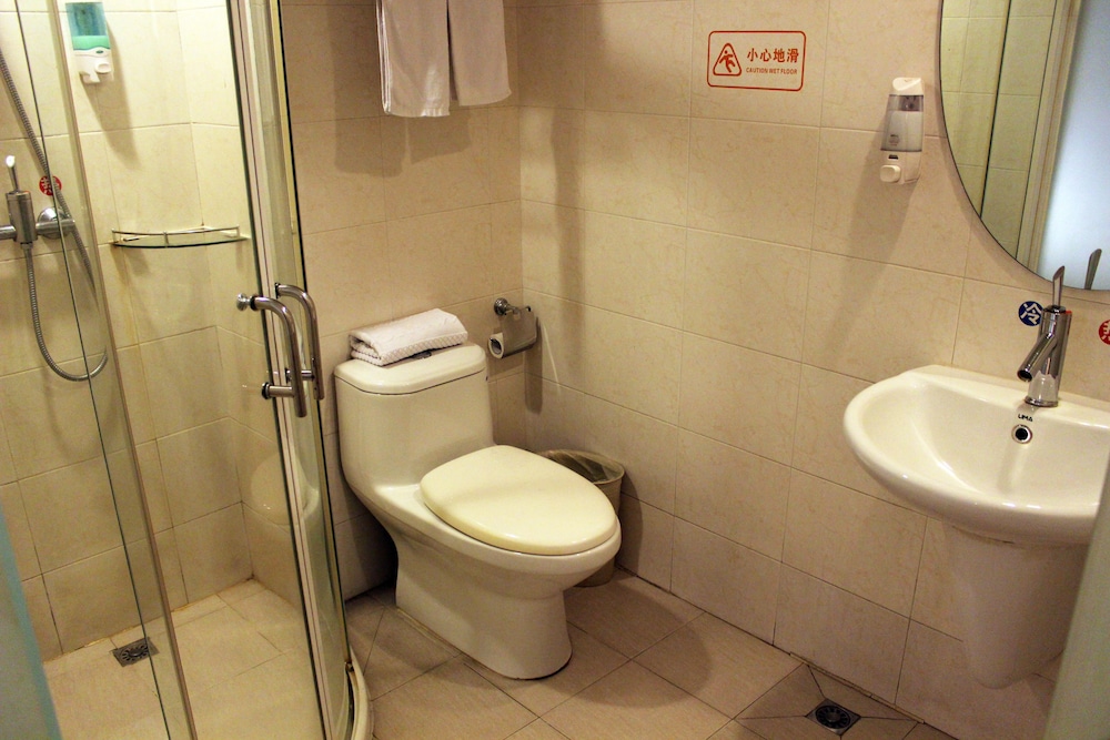 Green Oasis Hotel 8/45