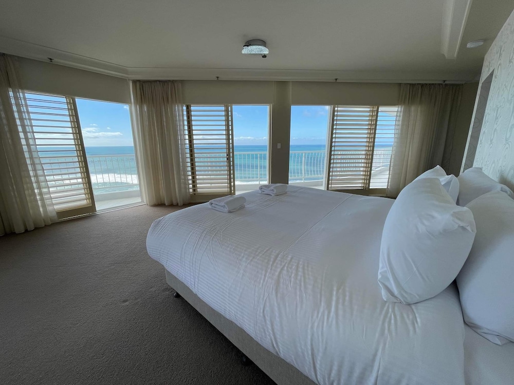 Burleigh Surf Apartments 20/77