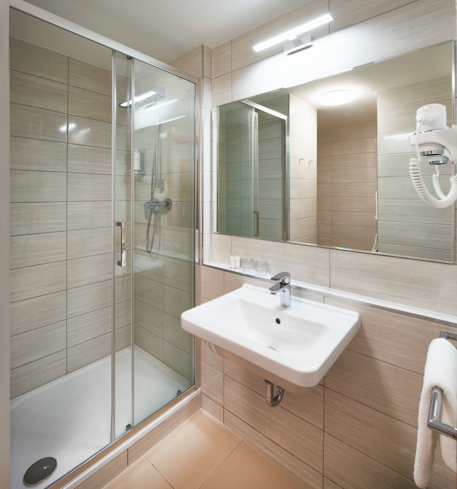 Spa hotel Devin 41/44